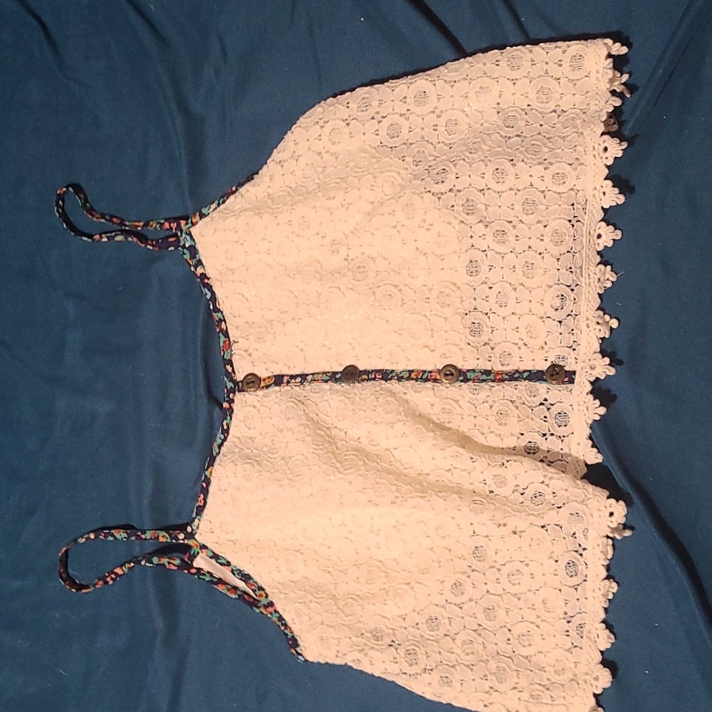 Paper Crane lace floral crop top 💐